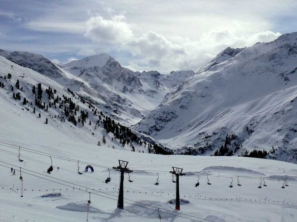 Lyžování v St. Anton am Arlberg: objevte jedno z nejznámějších středisek rakouských Alp St. Anton am Arlberg – lyžování, zimní dovolená