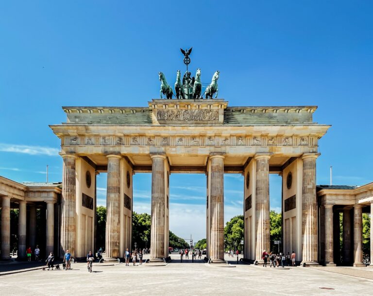 Braniborská brána. Berlín s českým průvodcem